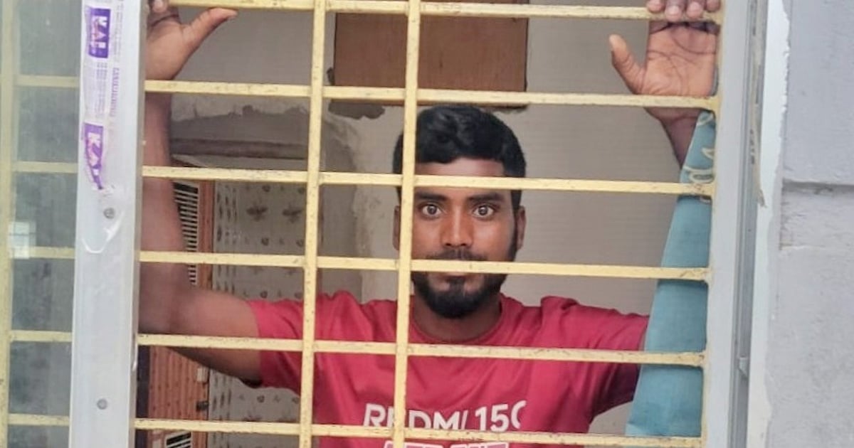 এসআইকে 'ম্যাডাম' সম্বোধনে যুবককে আটকে রাখার অভিযোগ