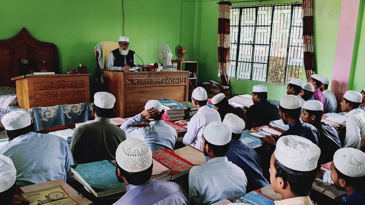 সাবেক ধর্ম উপদেষ্টা ড. খালিদ হোসেন শিক্ষকতায় ফিরেছেন