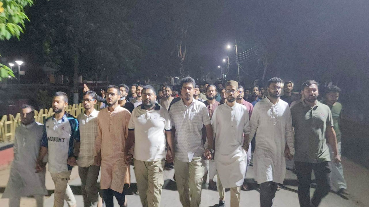 ডাকসু নেতৃবৃন্দের ওপর হামলার প্রতিবাদে রাকসুর বিক্ষোভ