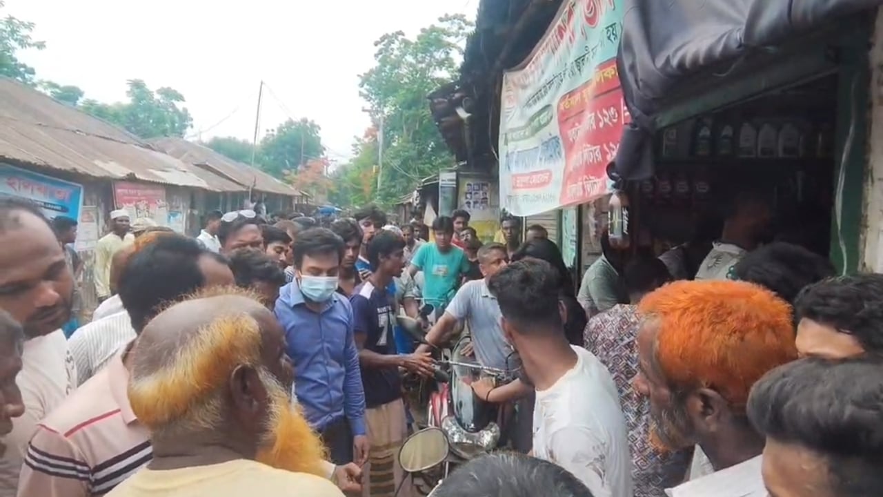 জ্বালানি তেল বিক্রির দায়ে ব্যবসায়ীকে ২০ হাজার টাকা জরিমানা