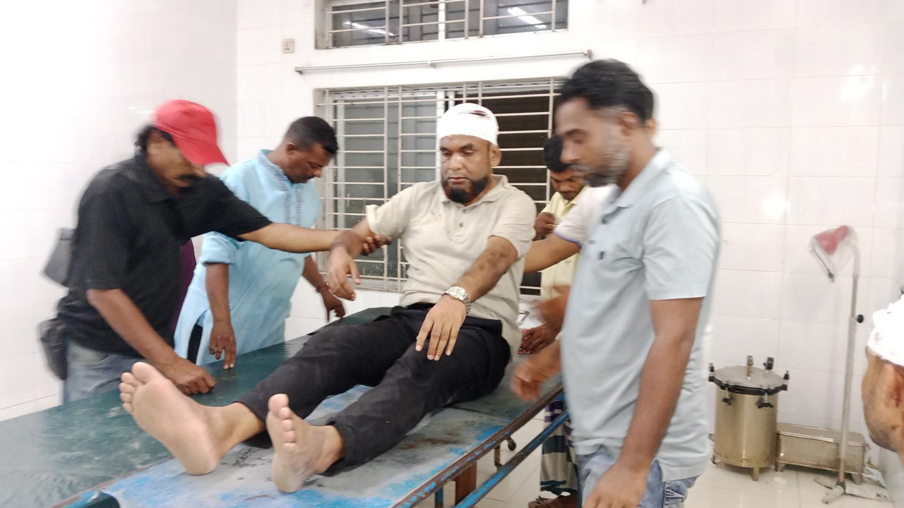 বিএনপি নেতাকে কুপিয়ে গুরুতর জখমের অভিযোগ