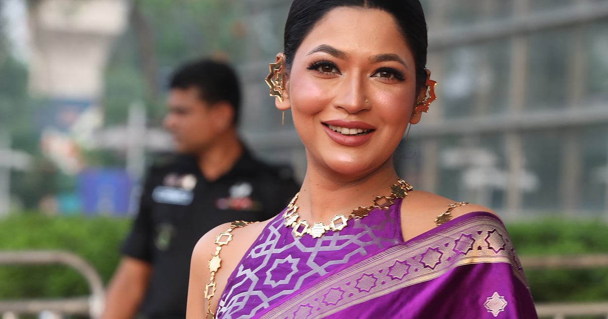 তারকাদের লালগালিচায় মজা