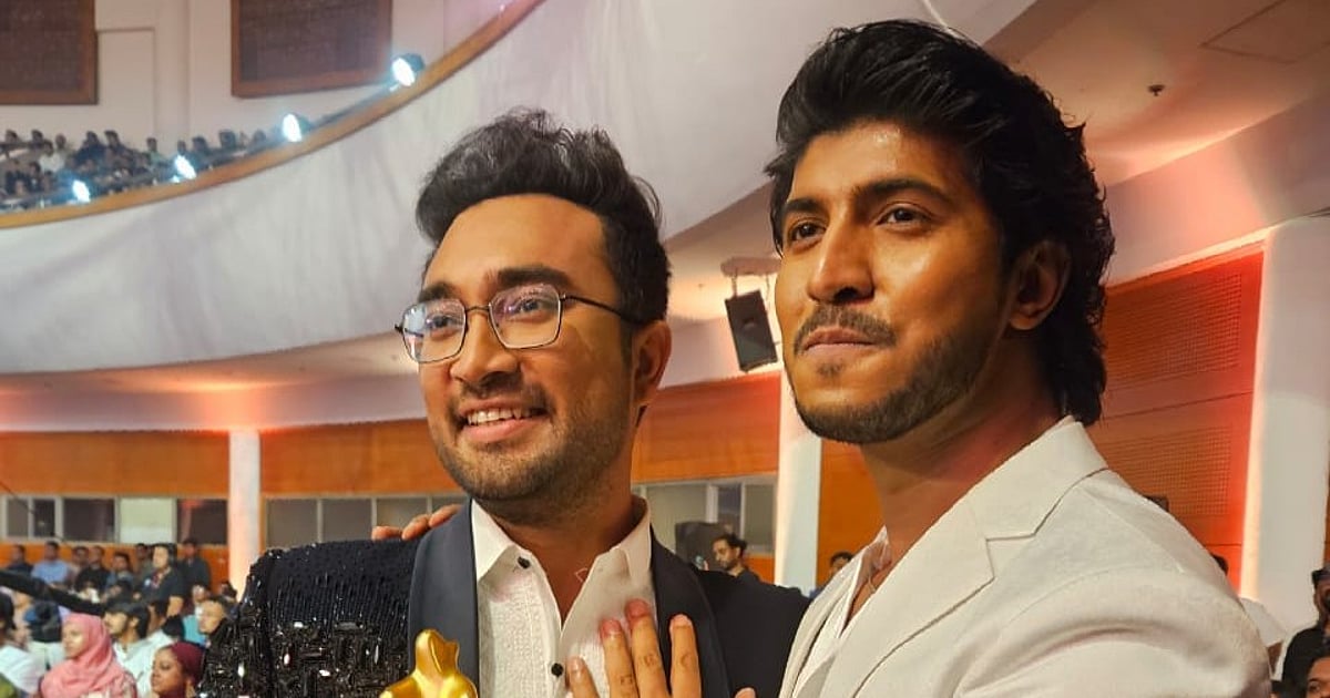 তারকাদের আড্ডা মিস হয়ে গেল রেড কার্পেটে