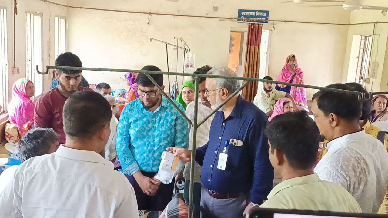 বিভিন্ন অব্যবস্থাপনা ও দুর্নীতির বিষয়ে শোকজ করা হয়েছে দুই চিকিৎসককে