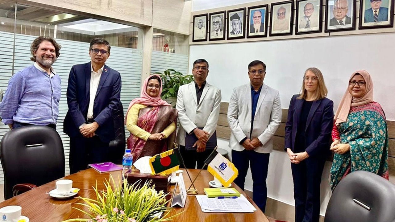 মার্কিন দূতাবাসের প্রতিনিধি দল ইউজিসি চেয়ারম্যানের সঙ্গে সাক্ষাৎ