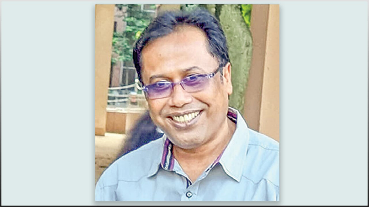 ডাক্তার কামদা প্রসাদের দেশত্যাগের চেষ্টা কেন?