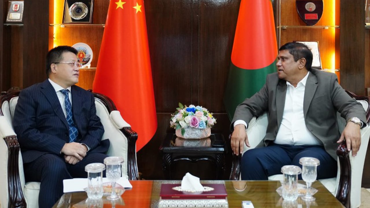 চীনের রাষ্ট্রদূতের সাথে প্রধানমন্ত্রীর প্রতিরক্ষা উপদেষ্টার সাক্ষাৎ