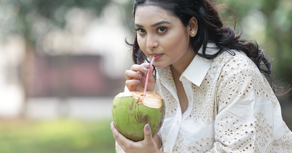 গরমে ডাবের পানি খেলে শরীরের উপকার