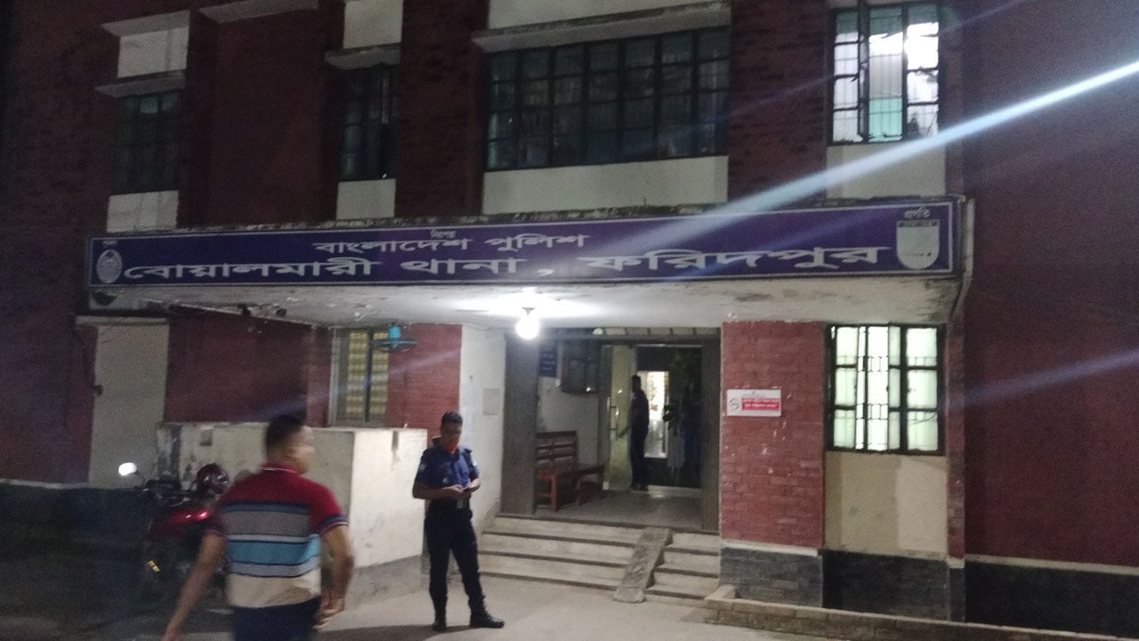 বোয়ালমারীতে ইয়াবাসহ মাদক ব্যবসায়ী আটক