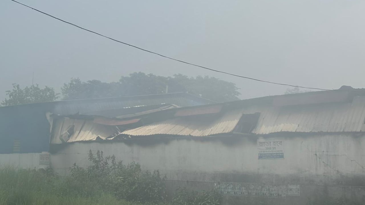 ডেমরায় কারখানায় আগুন নিয়ন্ত্রণে আট ইউনিট