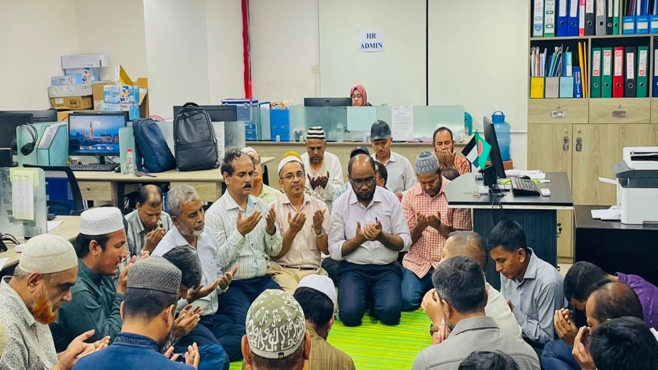 আমার দেশ সম্পাদক ড. মাহমুদুর রহমানের সুস্থতা কামনায় দোয়া মাহফিল