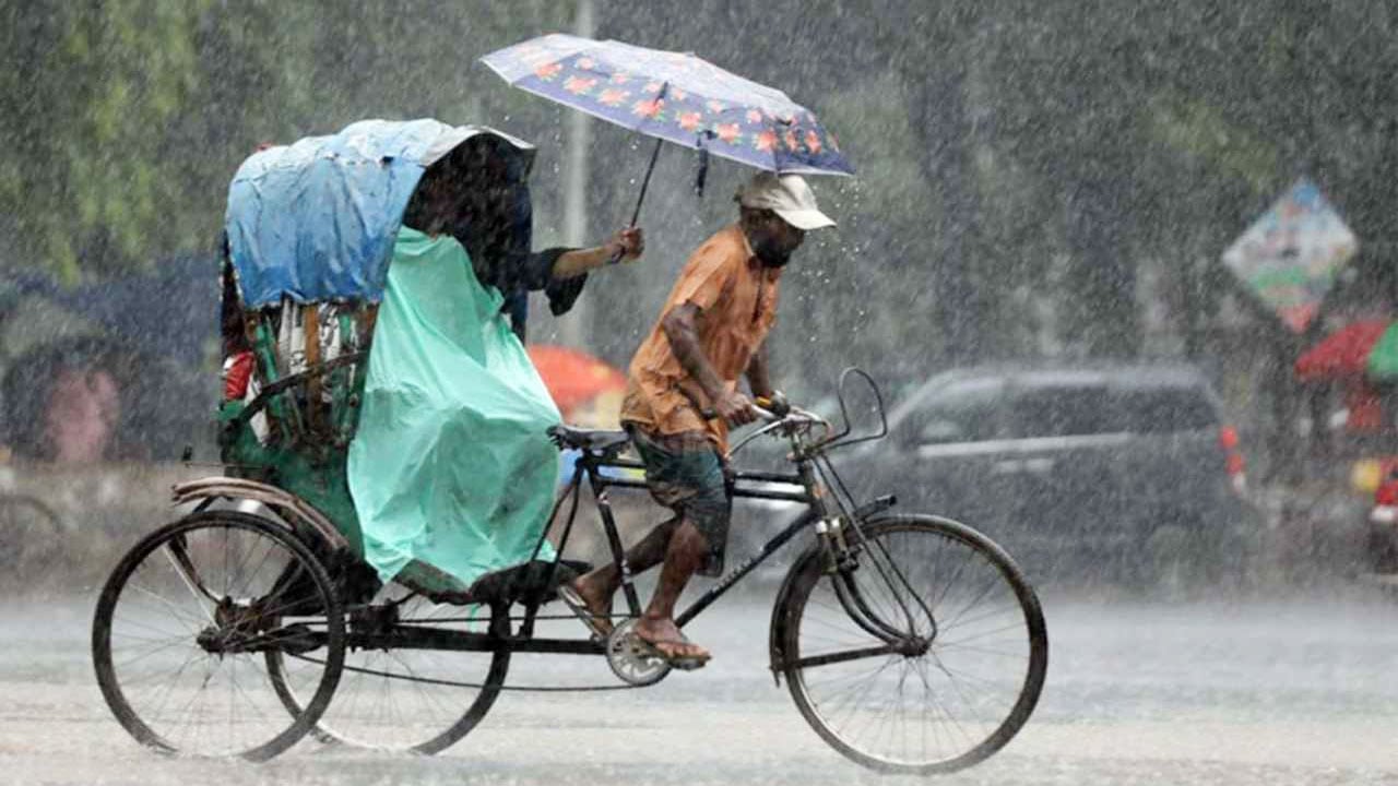 বর্ষার আগেই বেশি বৃষ্টি, থাকবে আরো দু'দিন