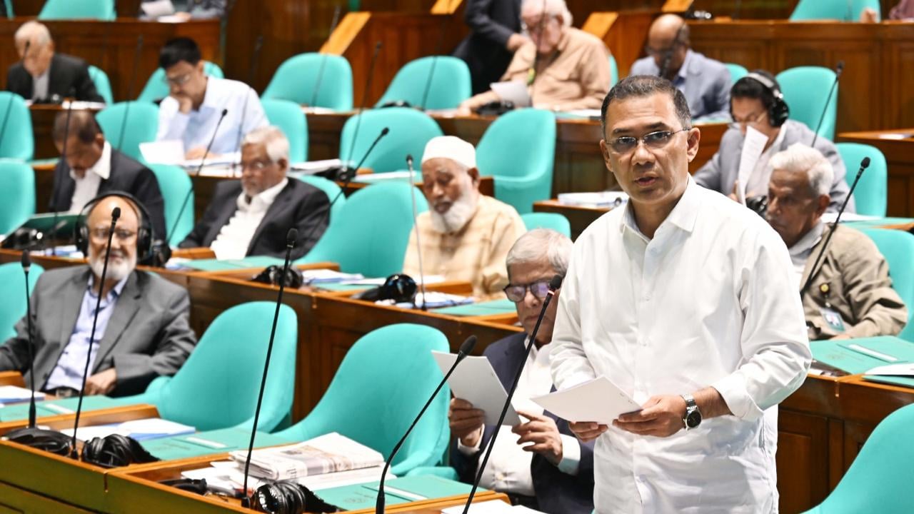 প্রধানমন্ত্রীর চেয়ার আরামদায়ক নয়, তপ্ত আগুনের মতো