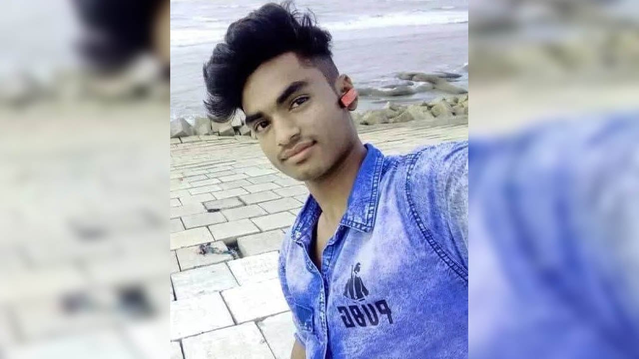 চকরিয়ায় সড়ক দুর্ঘটনায় স্বেচ্ছাসেবক দলের নেতা নিহত
