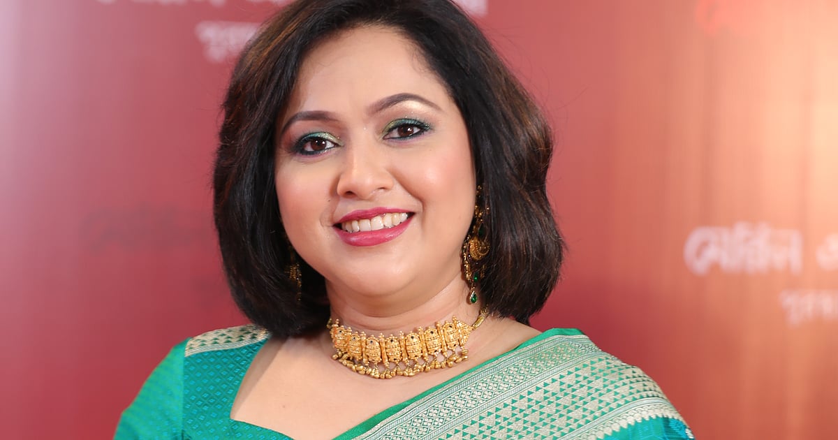 তারকারা ছোট চুলে নজর কাড়ছেন