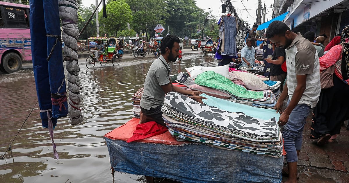 ছয় বিভাগের কিছু জায়গায় ভারী বৃষ্টি হতে পারে, ঢাকায় দুপুরে