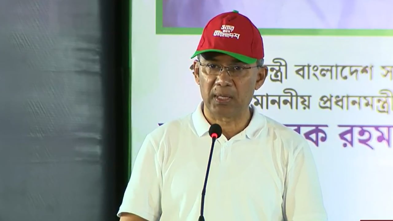 জলাবদ্ধতা প্রতিরোধে খাল খনন করছে সরকার