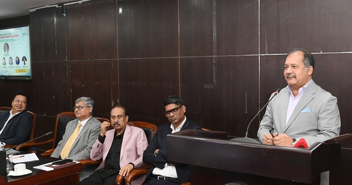 তথ্যের স্বাধীনতা রক্ষার জন্য সঠিক তথ্য নিশ্চিত করা বড় চ্যালেঞ্জ