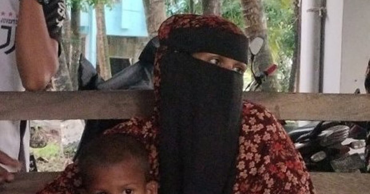 মায়ের চোখের সামনে ট্রাকে থেঁতলে দিয়ে চলে গেল আট বছরের ছেলে