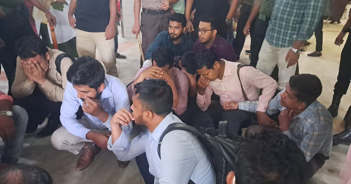 ঢাকা মেডিকেল হাসপাতালে দালাল নির্মূলে পুলিশের অভিযান