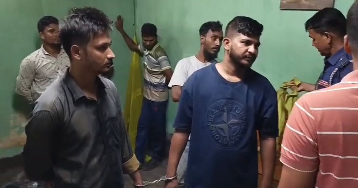 নারায়ণগঞ্জে পুলিশের ওপর হামলা, লুটপাটে আটক ৫ জনকে ছিনিয়ে নিল সন্ত্রাসীরা