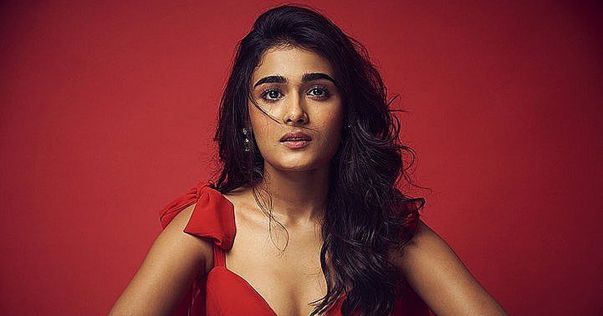বলিউডের নতুন তারকা শালিনী পান্ডে