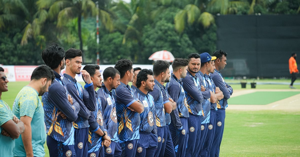ঢাকা প্রিমিয়ার লিগে যানজটে আটকে ছিলেন ক্রিকেটাররা