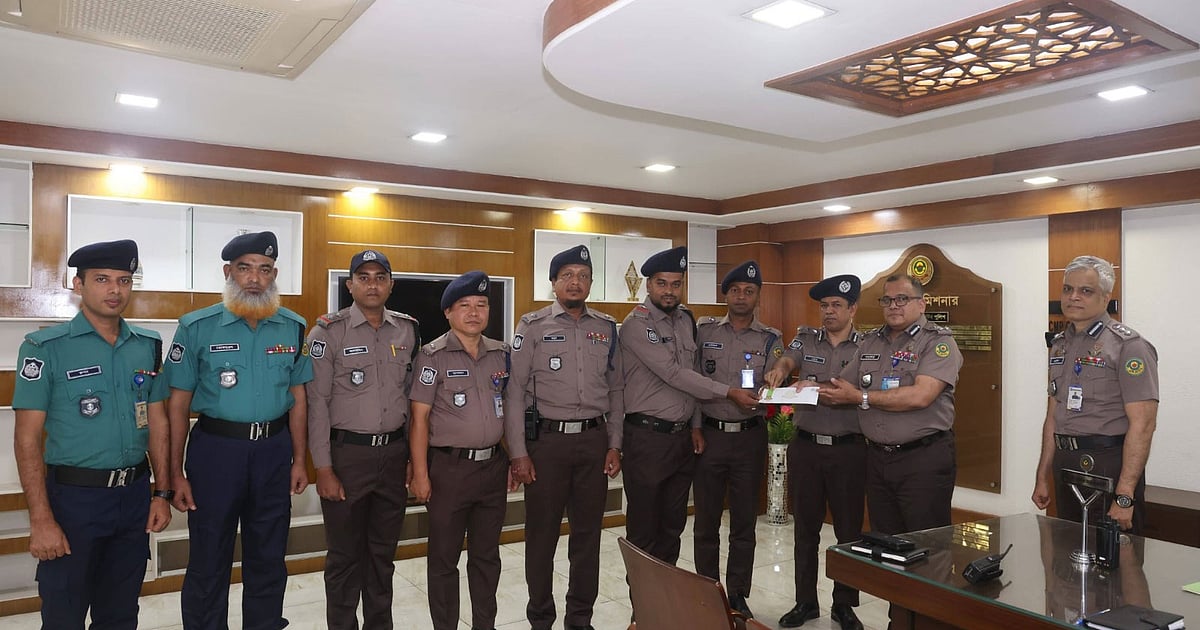 ছেলেটির ফাইল উদ্ধারে পুলিশের দক্ষতা