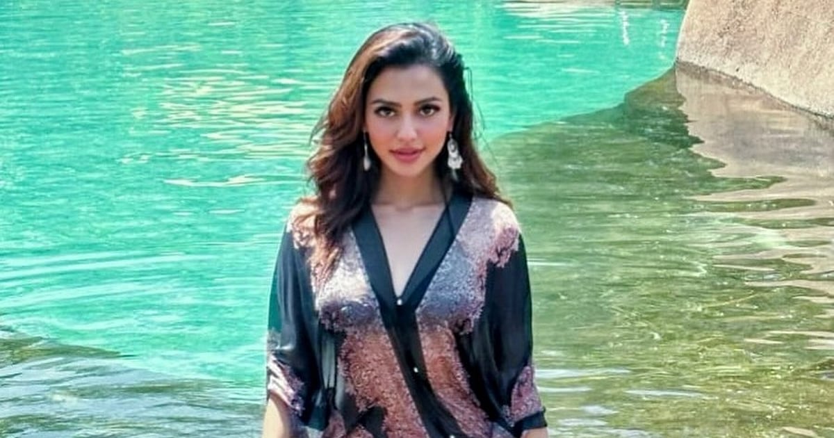 ফারিয়ার নতুন ছবি দিয়ে বার্তা দিলেন নুসরাত