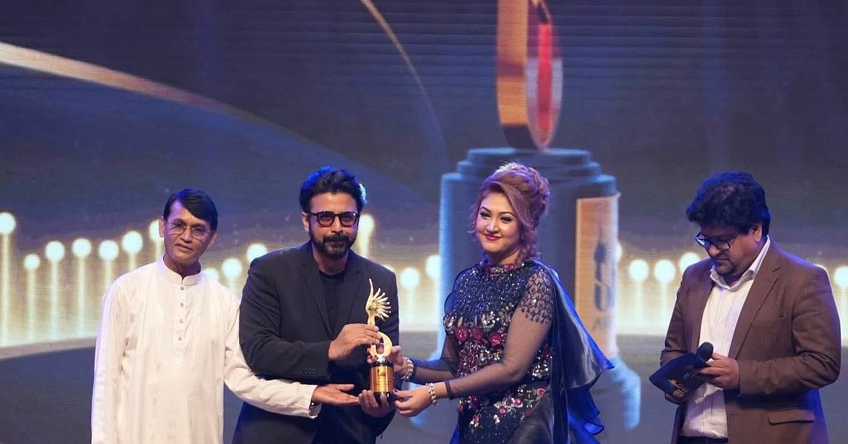 বাইফার পুরস্কারে জয়ী শিল্পীরা
