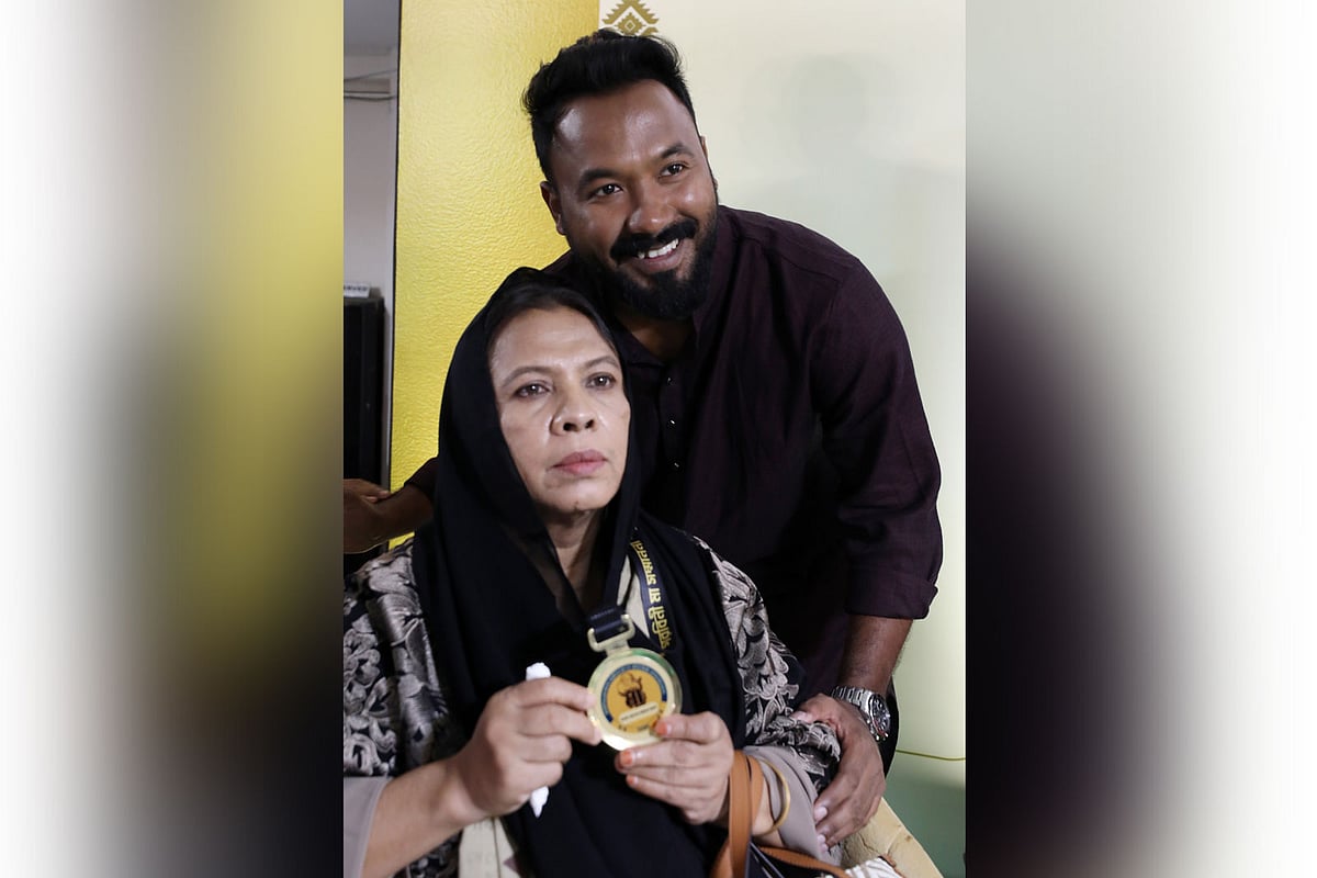 পলাশের মা গরবিনী মা সম্মাননা পেলেন