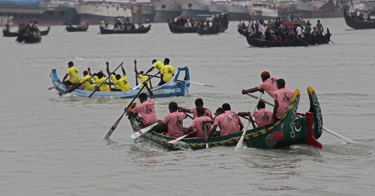 কর্ণফুলীতে সাম্পানবাইচে উৎসবের আমেজ