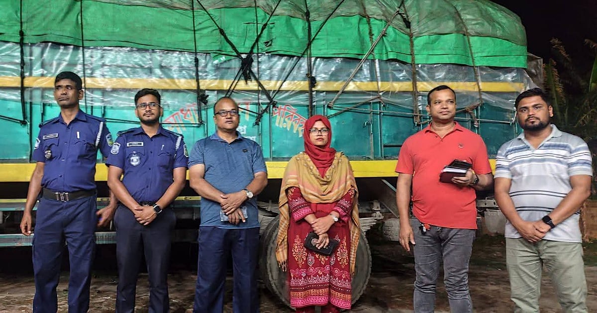 নেত্রকোনায় সরকারি চাল জব্দ, চালক ও সহকারী আটক