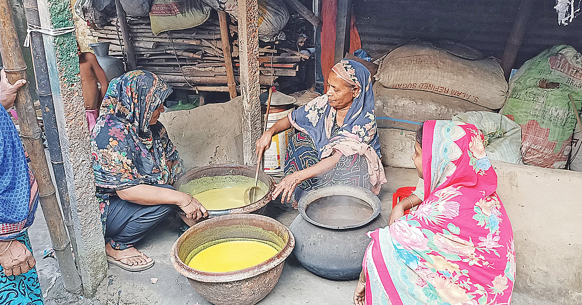 কাসুন্দি তৈরির সঙ্গে জড়িত নারীরা বছরের বাকি সময়ের খরচ সামলান
