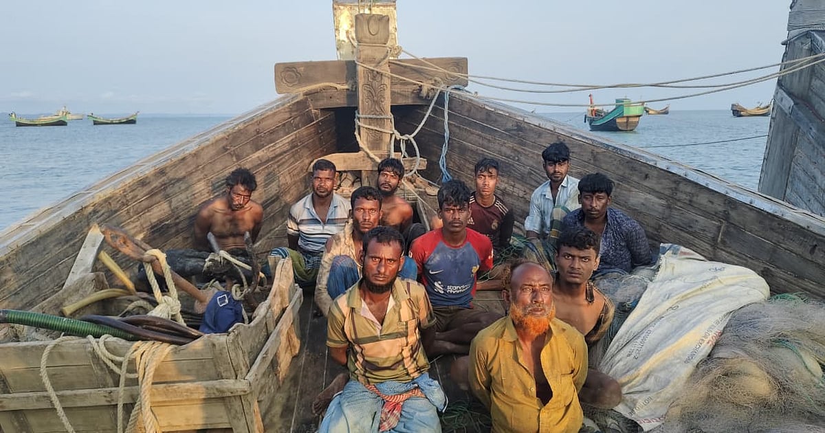 মাছ ধরার নৌযানে মিয়ানমারে সিমেন্ট পাচারের অভিযান