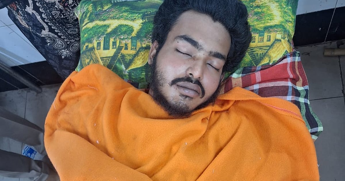 ছাত্রলীগ নেতাকে কুপিয়ে জখম করে হামলাকারীরা