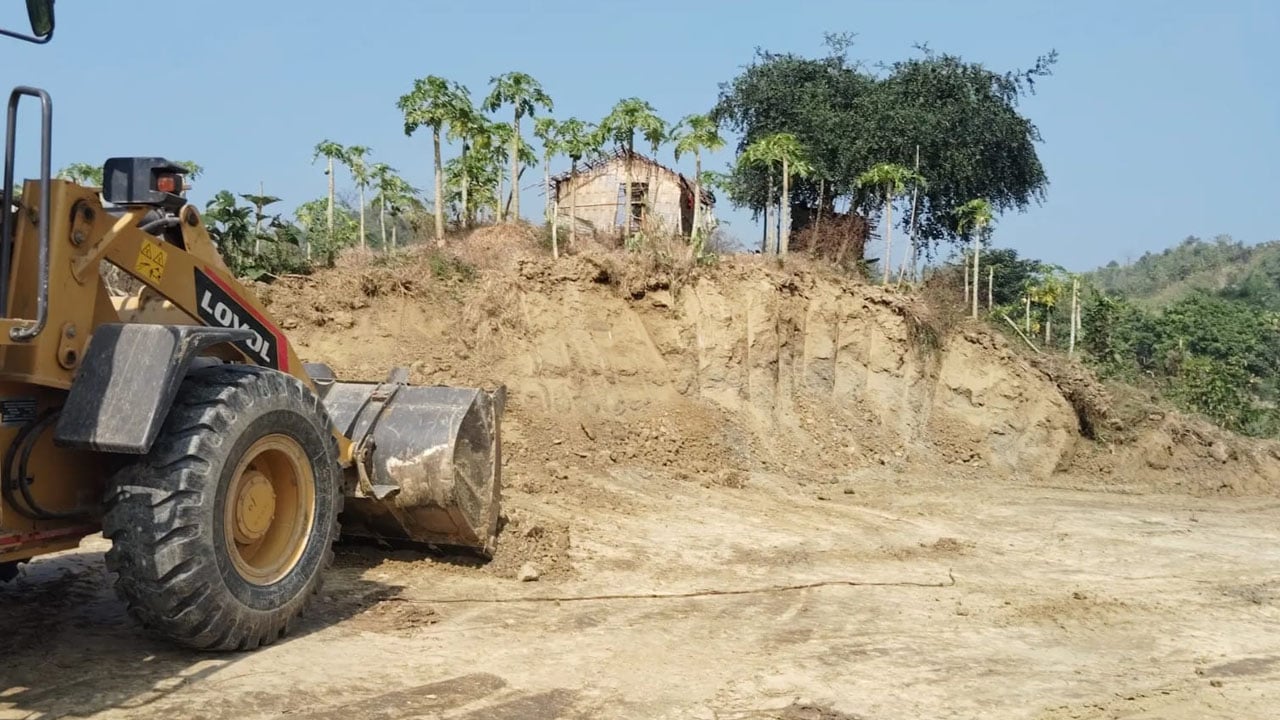 লামায় ইটভাটা নির্মাণের প্রস্তুতি নিচ্ছেন বেআইনিভাবে
