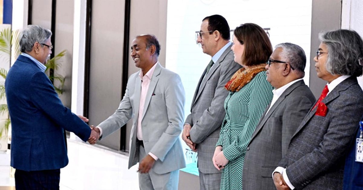 যুক্তরাজ্যে ফিরেছেন রাষ্ট্রপতি মো. সাহাবুদ্দিন