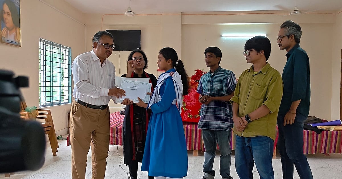 মেধাবী ঠাকুরগাঁওর দুই শিক্ষার্থীকে সহযোগ প্রেরণা বৃত্তি