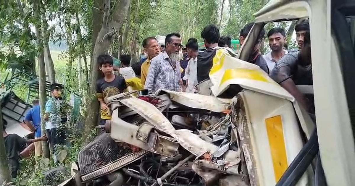 গাইবান্ধায় পিকআপ ভ্যান ও ইজিবাইকের মুখোমুখি সংঘর্ষে দুজন নিহত