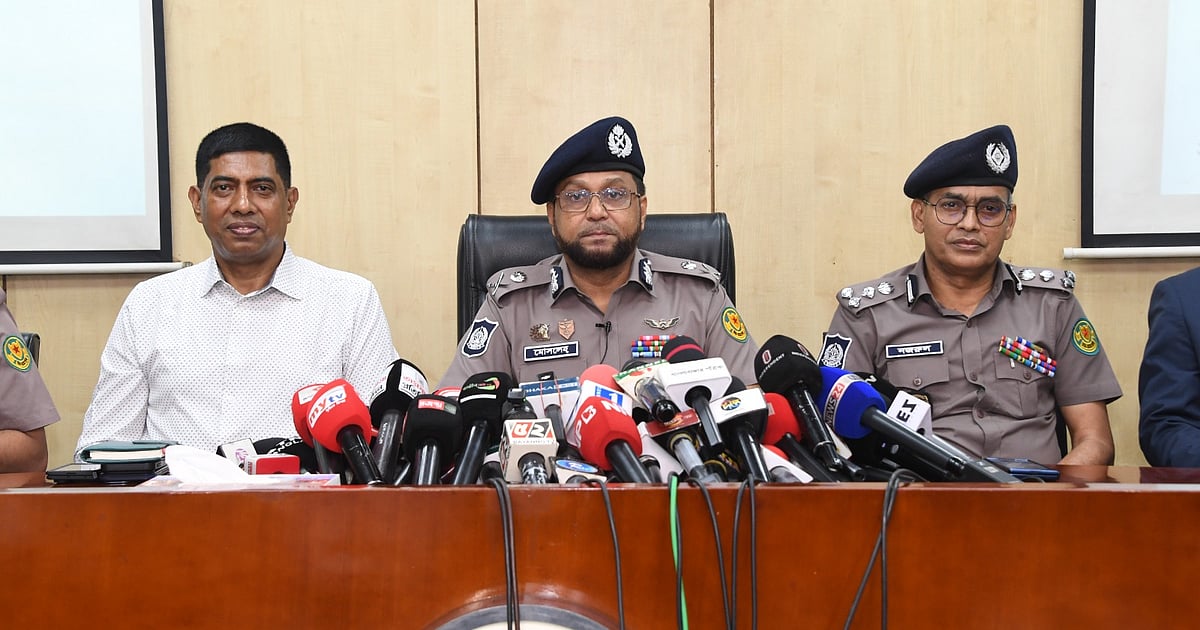 ঢাকায় ট্রাফিক ব্যবস্থাপনায় এআই ব্যবহার নিয়ে ডিএমপি কমিশনারের বক্তব্য