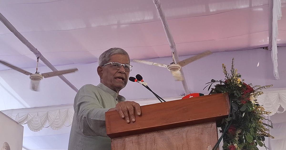 ঠাকুরগাঁও বিমানবন্দর চালুর সম্ভাব্য করণীয় নির্ধারণের জন্য বিমানবন্দরের রানওয়েসহ বিভিন্ন জায়গা ঘুরে দেখলাম: আফরোজা খানম রিতা