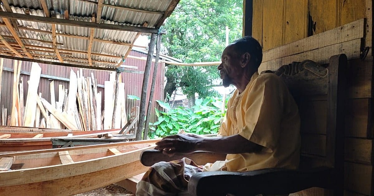 বছর তো খাইতে পারতাম না, ধান বেচতাম ক্যামনে?