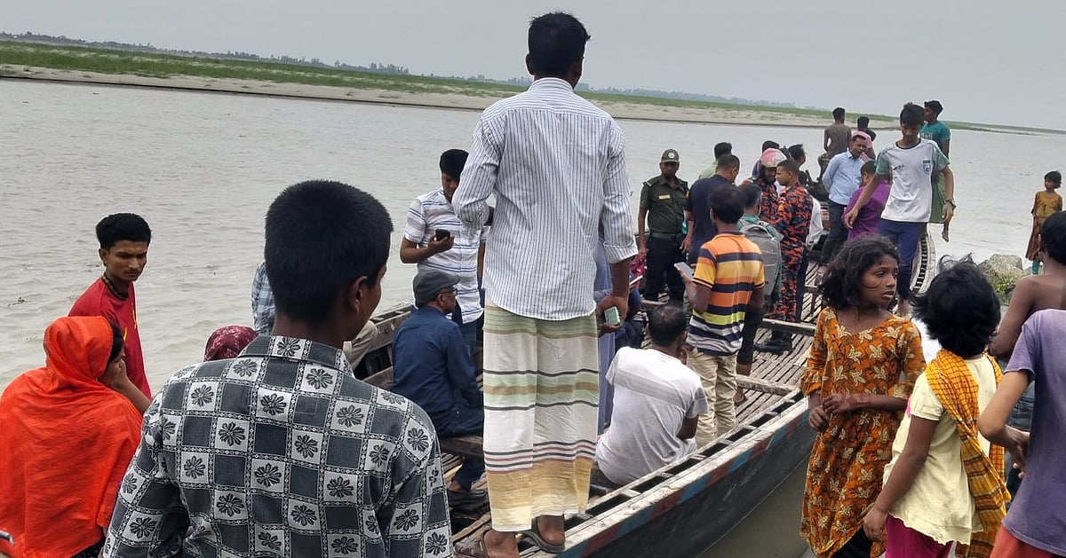 বগুড়ায় নৌকাডুবির ঘটনা: নিখোঁজ নারীর খোঁজে উদ্ধার অভিযান