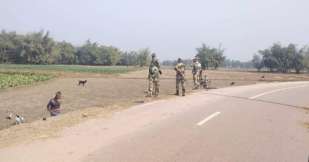 ভারতীয় চোরাকারবারিদের লক্ষ্য করে বিজিবির দুটি ফাঁকা গুলি