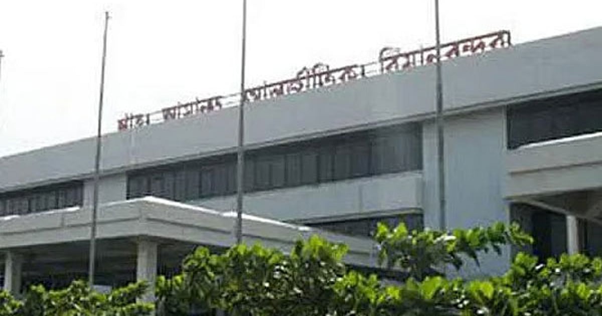 চট্টগ্রাম বিমানবন্দরে বৈরী আবহাওয়ায় ফ্লাইট বিলম্ব, বাতিল