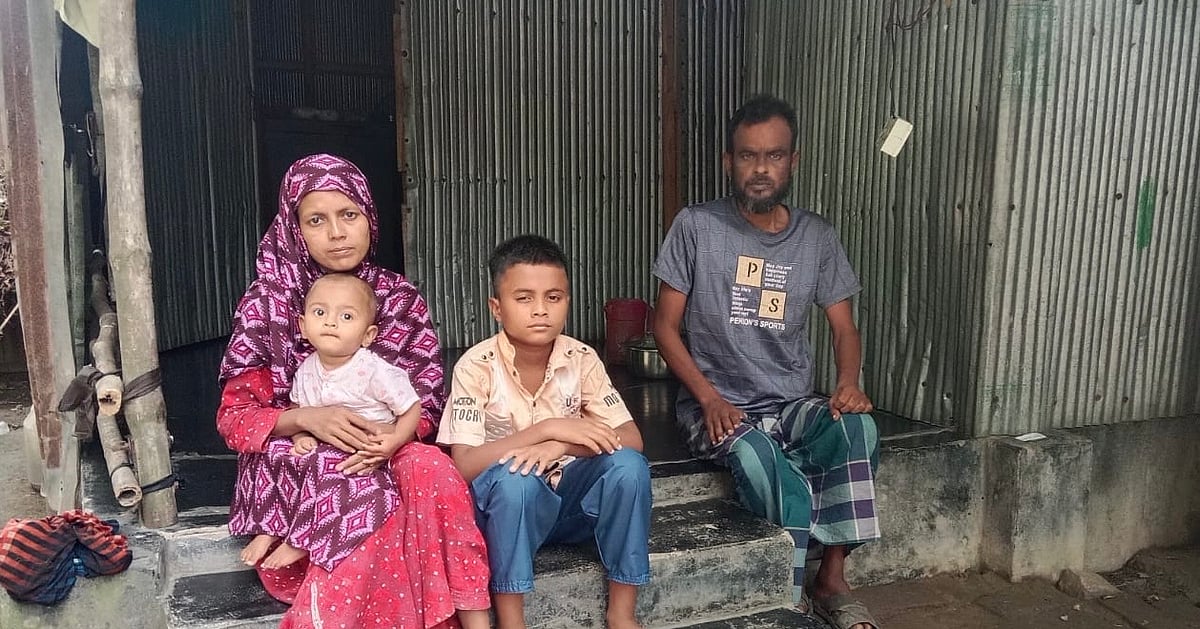 ইজিবাইক খুইয়ে রাস্তায় গড়াগড়ি খাওয়া শিশুটির পরিবারে স্বস্তি, অপেক্ষা হাতে পাওয়ার