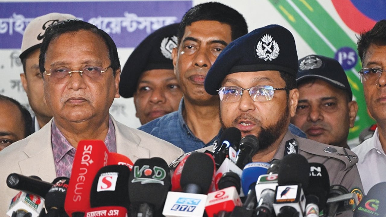 জাতীয় ঈদগাহে ছয় স্তরের নিরাপত্তা, ঢাকায় থাকবে ১৫ হাজার পুলিশ সদস্য
