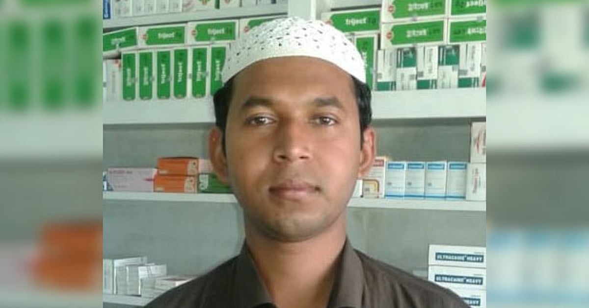 ওষুধ ব্যবসায়ীকে পিটুনি দিয়ে পুলিশে সোপর্দ করেছেন স্থানীয় লোকজন