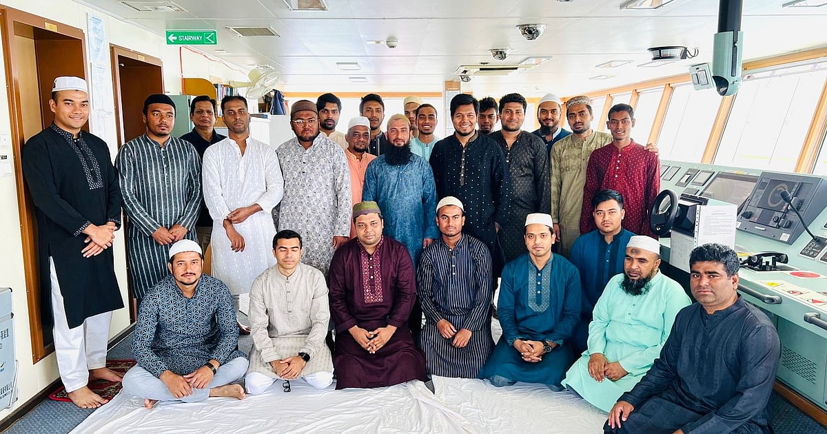 বাংলাদেশি নাবিকেরা ঈদুল আজহার নামাজ জাহাজেই আদায় করলেন